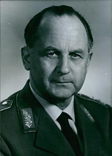 Foto vintage do retrato do tenente -general Heinz Trettner, 1961.