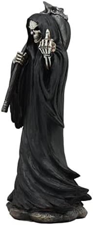 Ebros The Night Watchman Grim Reaper com foice lançando a estátua do dedo médio 8.25 Esqueleto gótico alto Caped Assassin Figurine