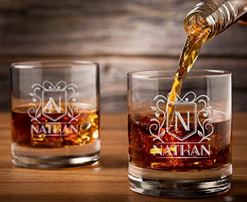 Teeamerore Whisky Glass de Whisky personalizado Adicionar seu nome Iniciais Rocks Glasses Gift 10.25oz