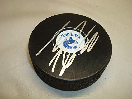 Thomas Vanek assinou o Vancouver Canucks Hockey Puck autografado 1b - Pucks autografados da NHL