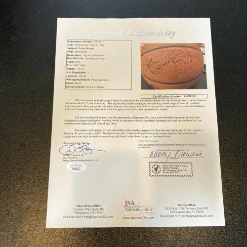 Kobe Bryant assinou o time de basquete da FIBA ​​de 1997 da FIBA ​​USA com JSA COA - Basquete autografado