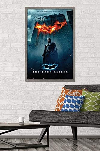 Trends International DC Comics Movie - The Dark Knight - Logotipo do Batman On Fire One Fellow Poster, 22.375 x 34, Versão Barnwood emoldurada