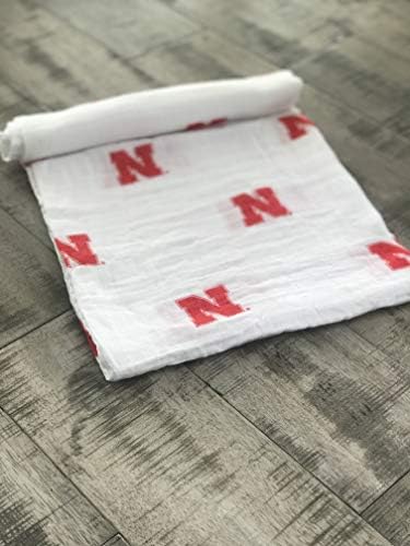 Três Little Anchors University of Nebraska Muslin Swaddle Blanket 47x47in