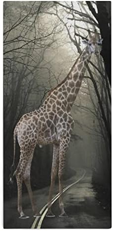 Girafa em toalhas de face da floresta