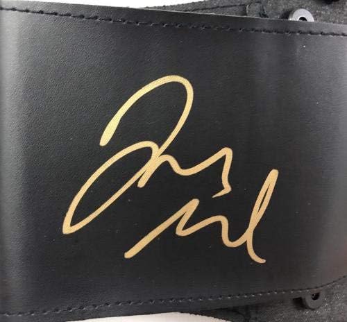 Jinder Mahal assinou o cinturão de brinquedos do WWE Championship Wrestling com JSA COA - itens diversos de luta livre autografada