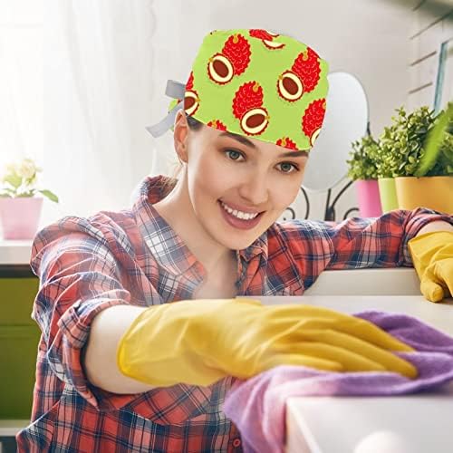 2 Pacote de tampas de trabalho com botão, lichchee frutas padrão fundo verde fundo bouffant chapé as mulheres cabelos longos