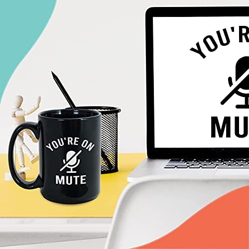 Caneca de café sarcástica 15 onças, você está em um trabalho de humor engraçado de casa, em casa, equipe virtual, encontrando presente para trabalhadores de escritórios, preto, preto