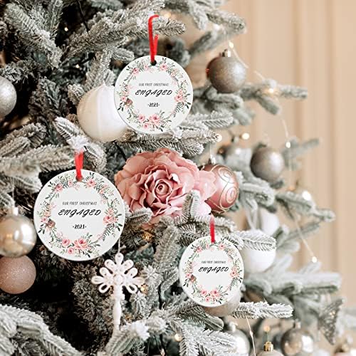 Ornamentos de Natal 2021, Decorações de árvores de Natal, nossos primeiros ornamentos de cerâmica engajados de Natal 2021, Presentes engajados Decorações de Natal rosa