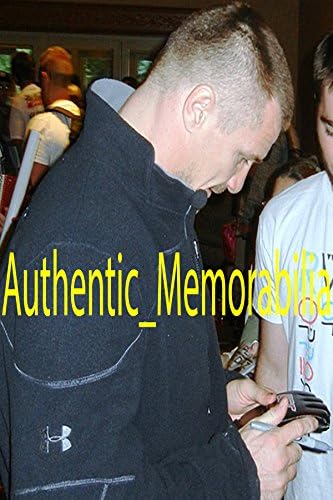 Mirko Cro Cop autografou Ultimate Fighting Championship Glove com prova, imagem de Mirko assinando para nós, UFC, Orgulho, MMA