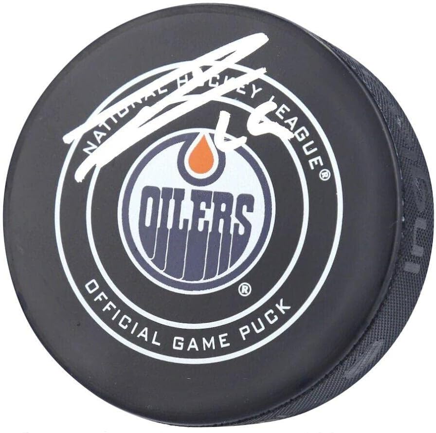 Leon Draisaitl assinou o hóquei autografado com fãs de Oilers Old Oilers - Pucks autografados da NHL