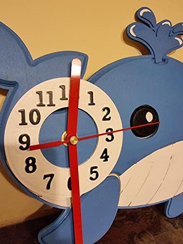 Relógio de parede de madeira de baleia azul - relógio de parede de 10 polegadas para crianças - presente de bebê, presente de relógio de madeira para crianças