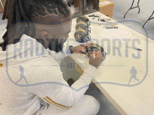 DeMario Davis assinou o New Orleans Saints Speed ​​Eclipse NFL Mini Capace
