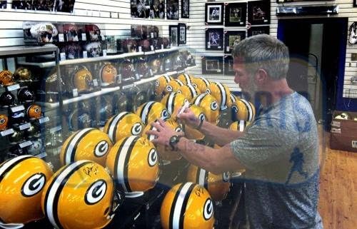 Brett Favre Green Bay Packers autografados assinados 8x10 CONDA FOTO FREQUENA - Capacetes NFL autografados